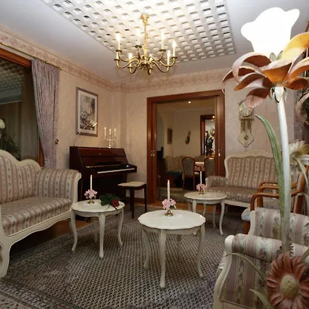 Отель Urlaubs- Und Wellnesshotel Friederike Виллинген