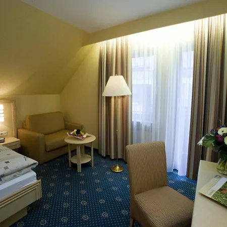 Отель Urlaubs- Und Wellnesshotel Friederike Виллинген